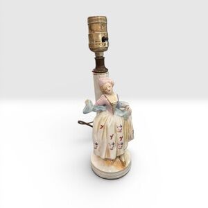 Antique WWII Occupied Japan Colonial Lady Porcelain Figurine Lamp Vintage EUC